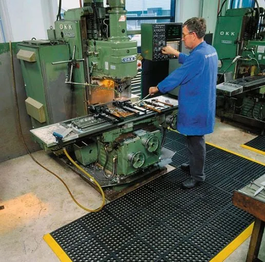 Interlocking Wet Area Grease Resistant Anti Fatigue Mat